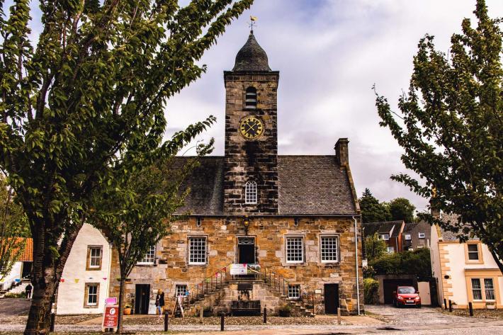 The exterior of a town hall in Scotland.